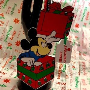 🎄Mickey Mouse in a Christmas gift!!